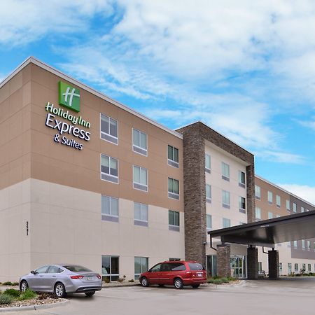Holiday Inn Express & Suites - Marshalltown By Ihg Eksteriør billede